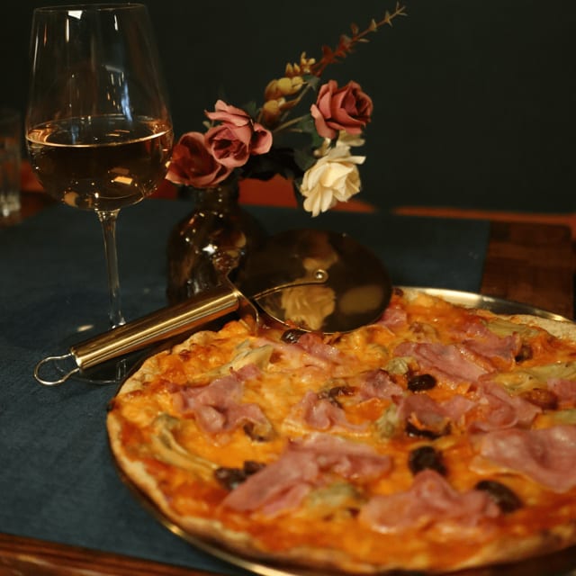 Capricciosa Pizza.