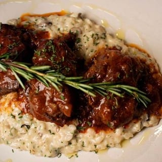 Short Ribs con Risotto ai Funghi